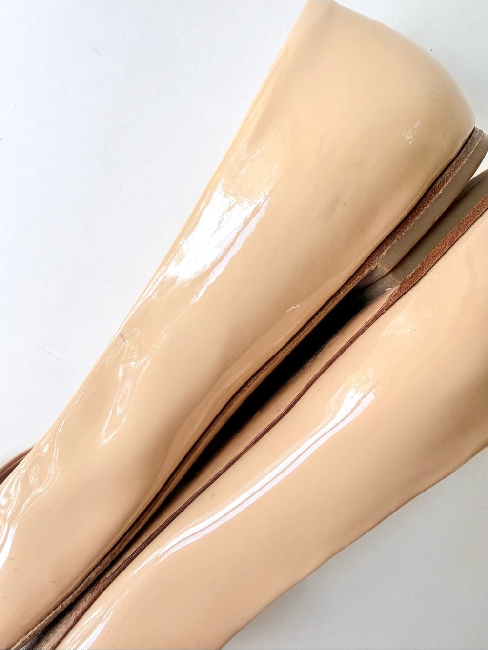 Salvatore Ferragamo Varina Beige Patent Leather Bow Ballet Flats 8.5 - Picture 13 of 16
